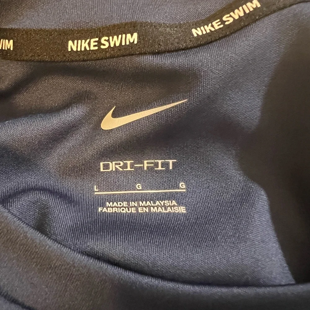 NIKE UPF40 Men’s Swim Tee Shirt / Navy / Size: Large / Summer